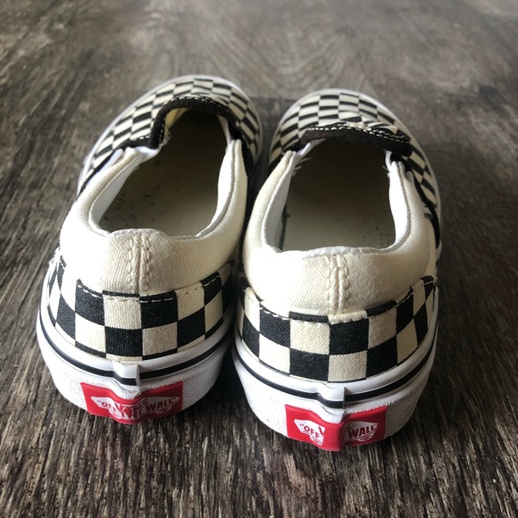 Checker Vans - Picture 5 of 7